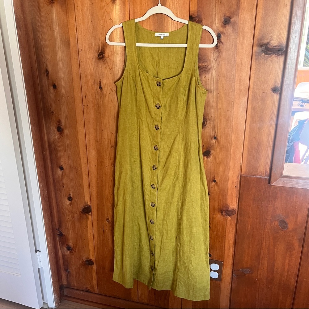 Button-Front Midi Dress in 100% Linen - Picture 4 of 10
